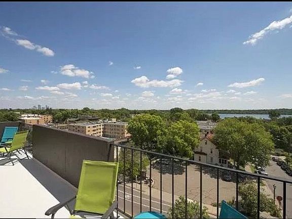 3rd image of 2800 W 44th St Unit 604