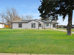 709 SW Dallas St, Grand Prairie, TX 75051