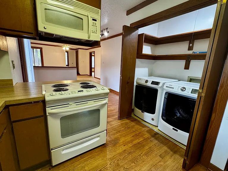 1441 Brookmeade Ct — Photo 12