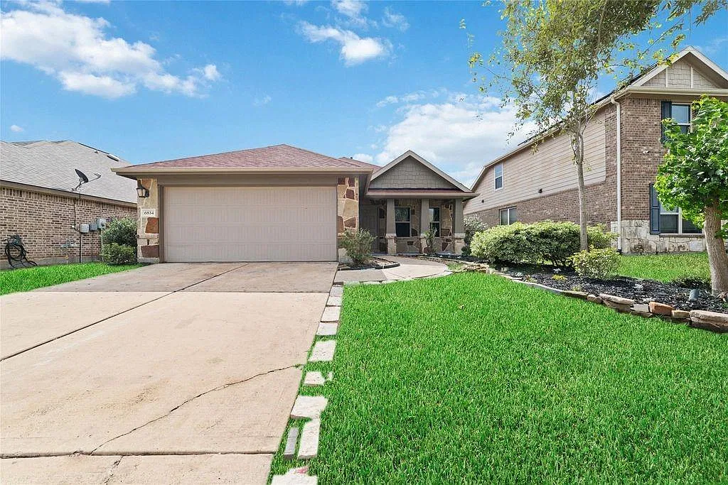 3 bed, 4.0 bath, 1582 sqft, $2,100 — Photo 1