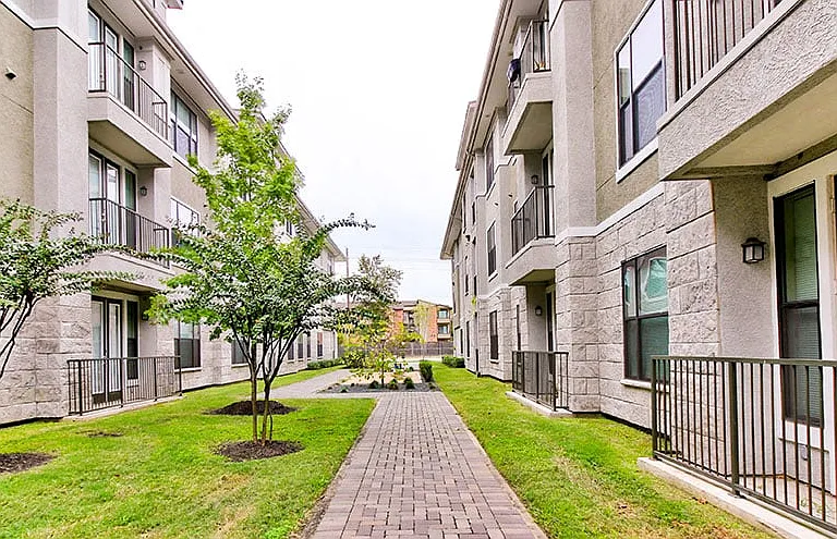 Connection at Buffalo Pointe Apartments — Photo 19