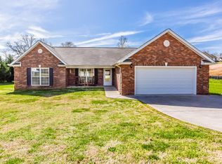 1323 Tomahawk Dr, Maryville, TN 37803