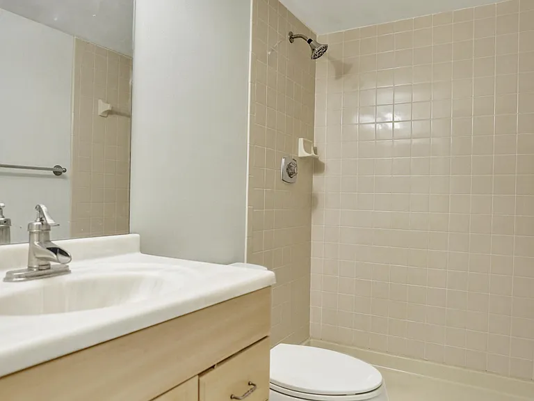 4260 Village Dr #D — Photo 7
