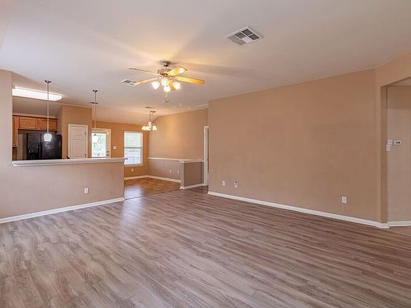3rd image of 2100 Cambria Dr
