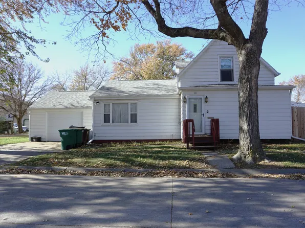 118 N 5th St, Winterset, IA 50273