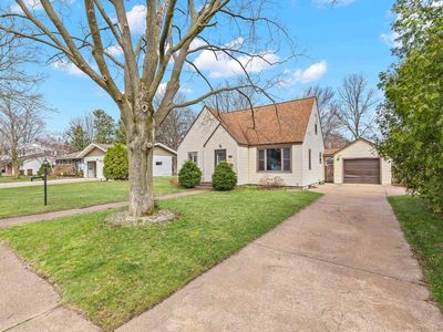 3000 CENTER, Stevens Point, WI, 54481