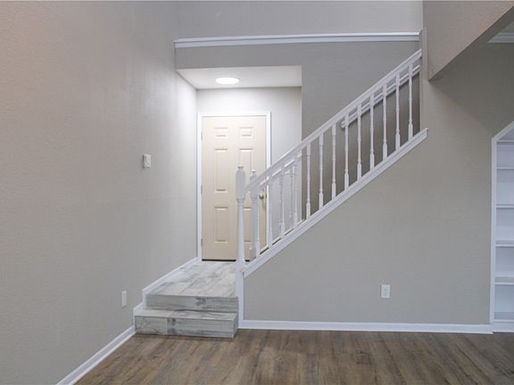 4th image of 1001 Bayview Blvd #C