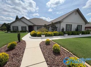 53 Walnut Cove Blvd SW, Huntsville, AL 35824