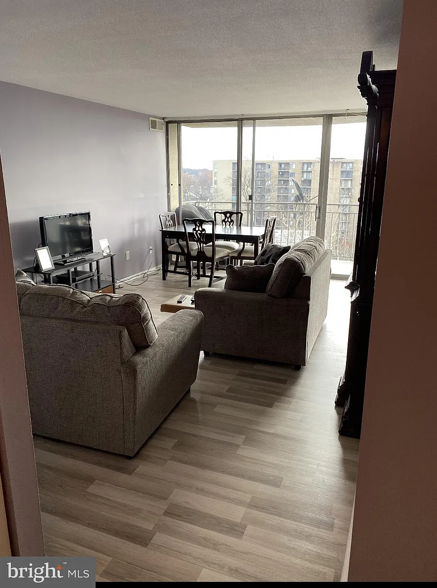 1836 Metzerott Rd APT 903 photo 1