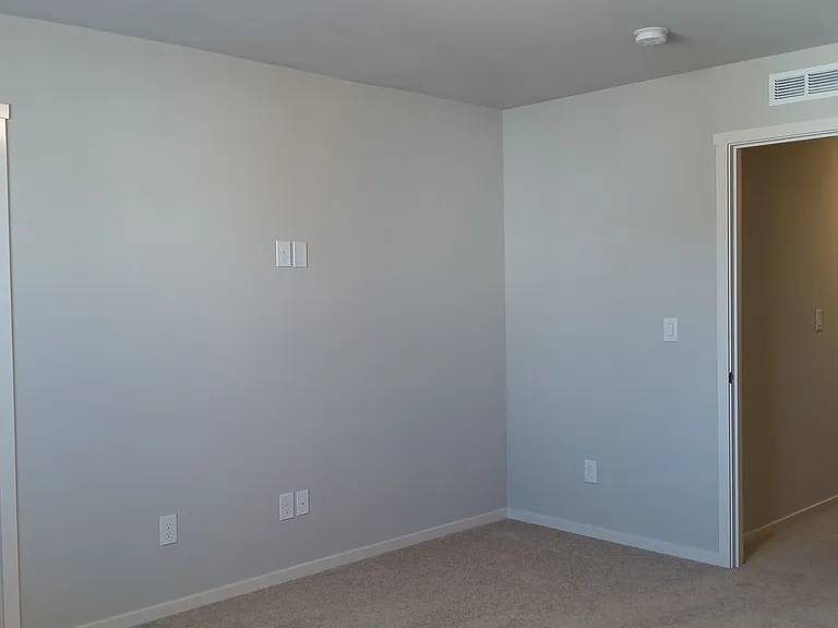610 Pickering Ln — Photo 25