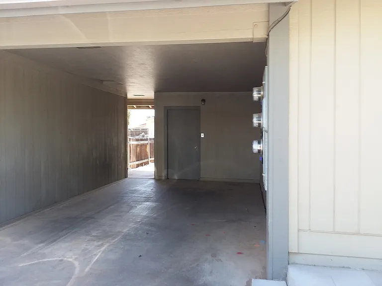 2829 N Superstition Ln #B — Photo 4