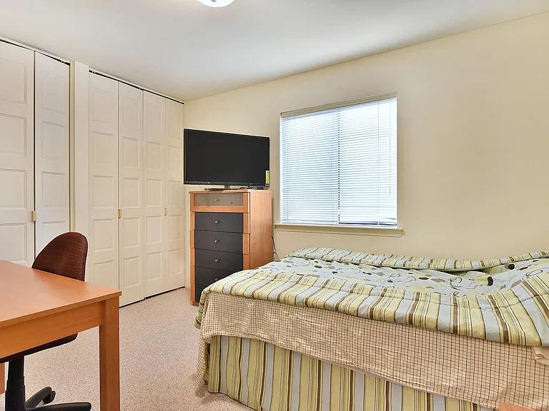 712 Bergen St #1B — Photo 2