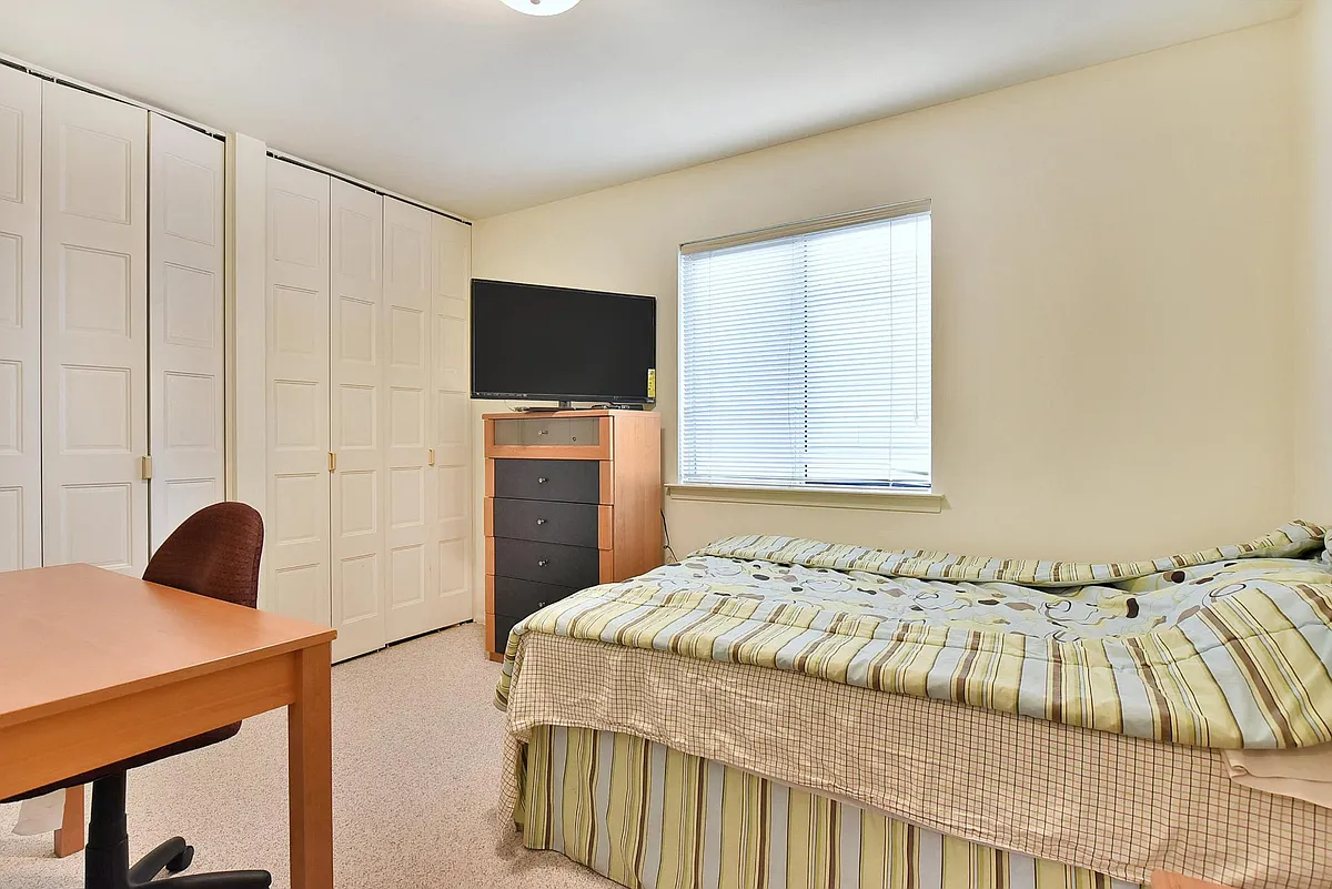 Building Photo - 712 Bergen St #1B