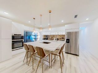 1635 N Vista St, Los Angeles, CA 90046