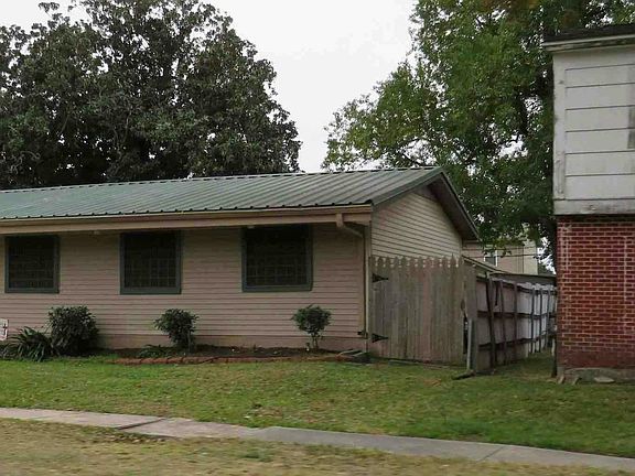 2nd image of 505 John Hopkins Dr