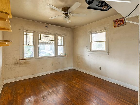 5th image of 3717 42nd St