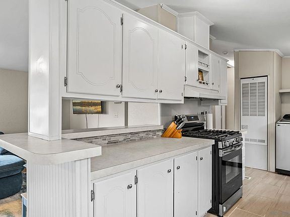 4th image of 9006 Winter Gardens Blvd