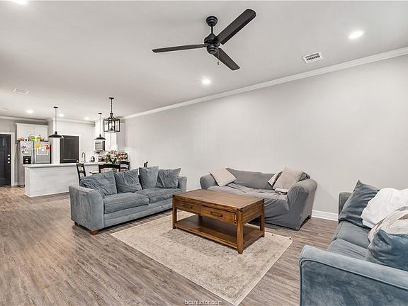 4th image of 808 Fairview Ave #B