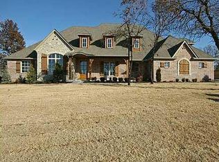 10300 Timber Valley Dr, Edmond, OK 73013