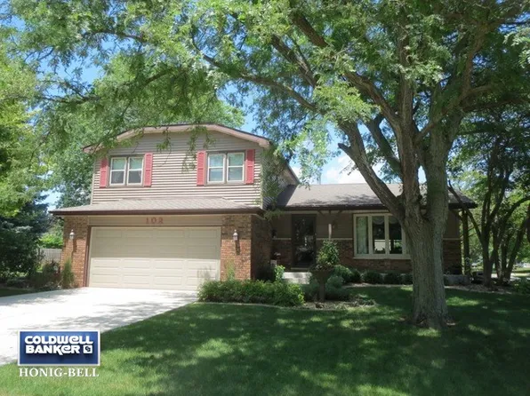 102 Ridge Dr, Shorewood, IL 60404