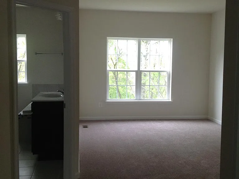 204 Upper Brook Ter — Photo 14