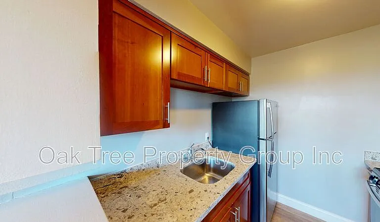 845 Macarthur Blvd #2 — Photo 6