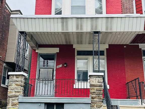 2nd image of 1011 W Rockland St