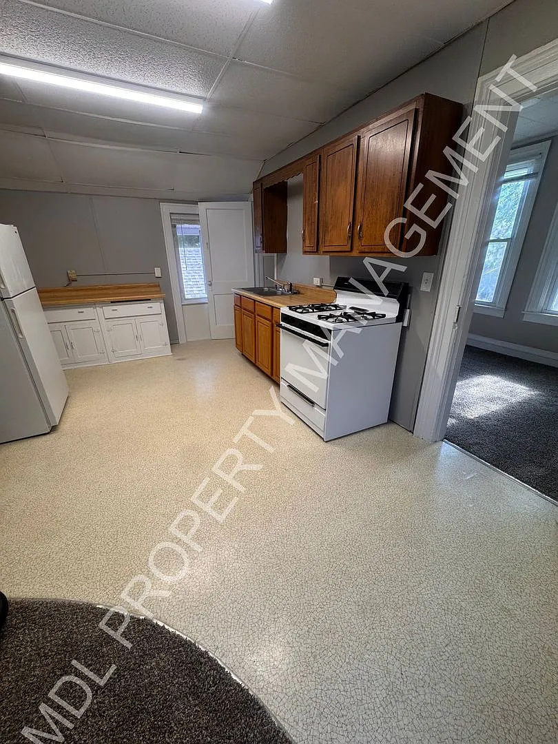 316 N Jackson — Photo 2