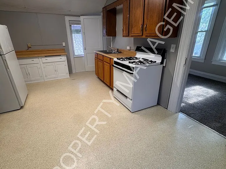 316 N Jackson — Photo 3