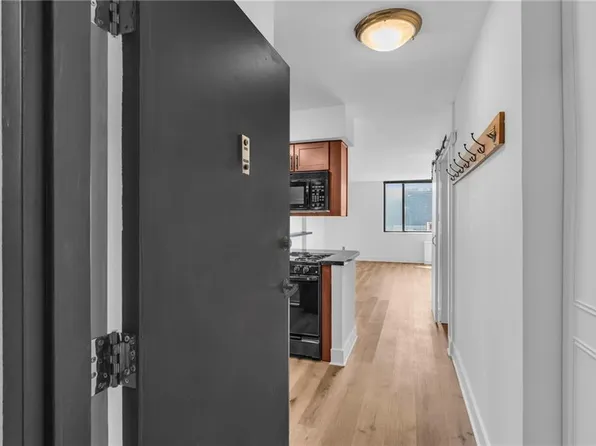 600 E 8th St APT 9S, Kansas City, MO 64106