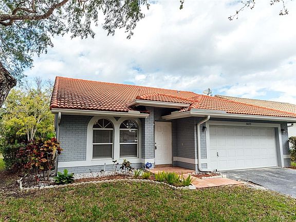 2nd image of 10633 NW 32nd Ct #10633