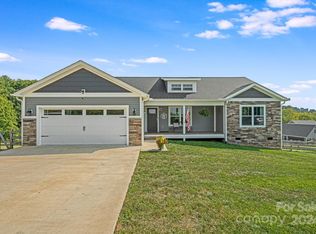 258 Clarks Chapel Rd, Weaverville, NC 28787
