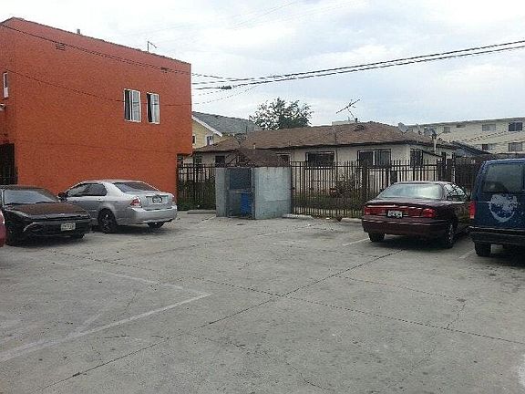 2nd image of 8014 S Hoover St APT 3