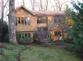 25 Dunbar Ave, North Providence, RI 02904