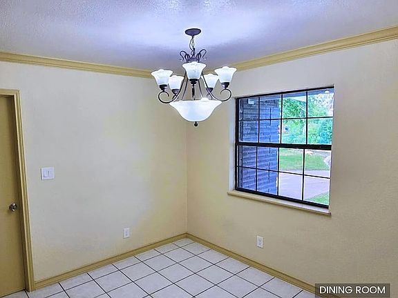 3rd image of 1118 Fannin Ave