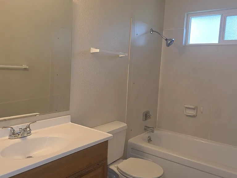 1657 S Robert St — Photo 11