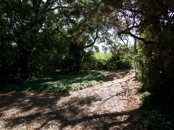 32 Bishop Ln, Menlo Park, CA 94025