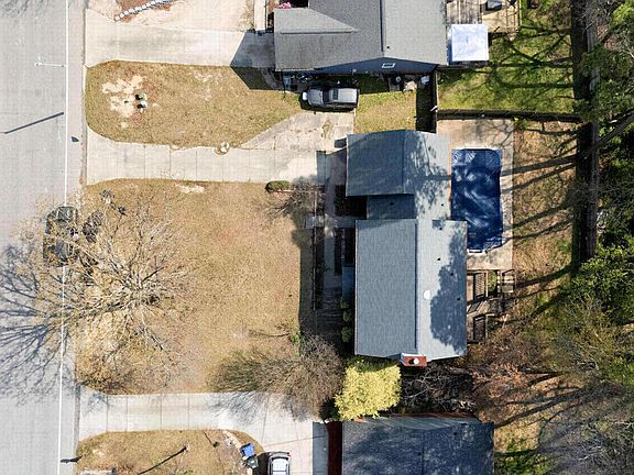 4th image of 7438 Beaver Run Dr