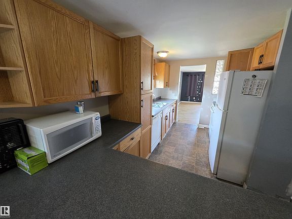 5th image of 5220 44th Ave #9
