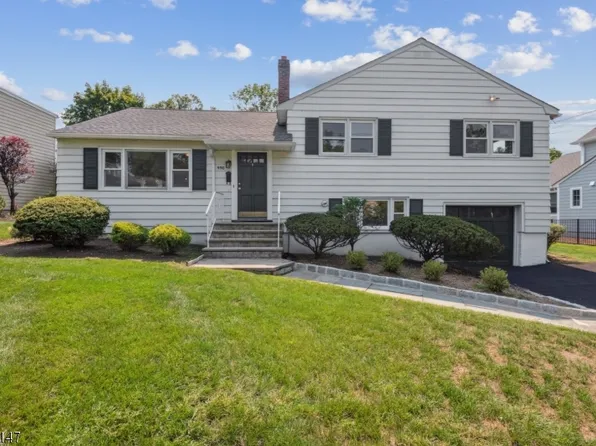 990 Washington Ave, Ho Ho Kus, NJ 07423