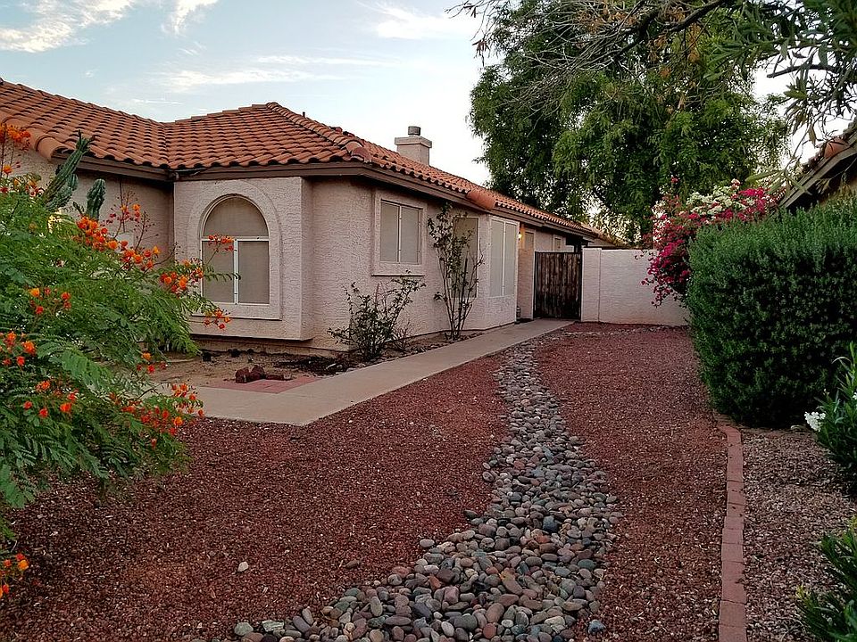 2nd image of 15428 S 37th Pl