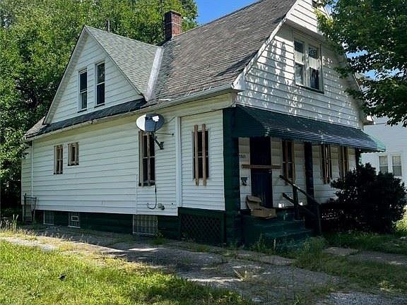 3rd image of 10919 Hampden Ave