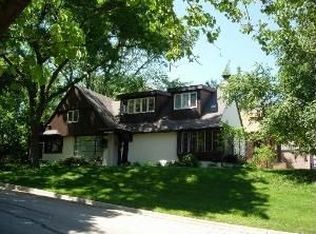 825 School St, Naperville, IL