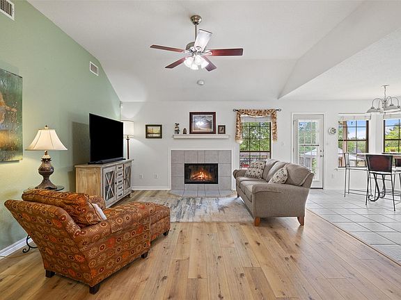 2nd image of 135 Barton Rd