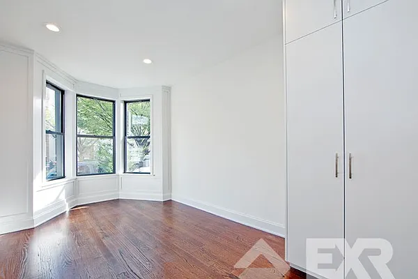 Rented by EXR | media 11