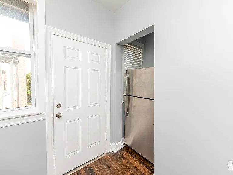 312 Lee St #1 — Photo 3