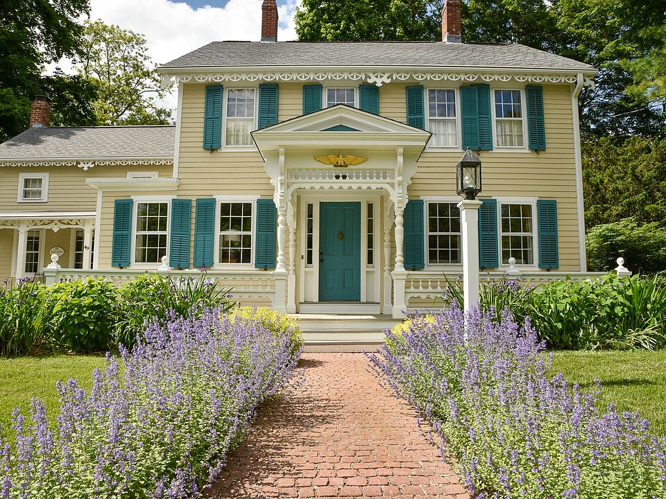 49 Maple Avenue