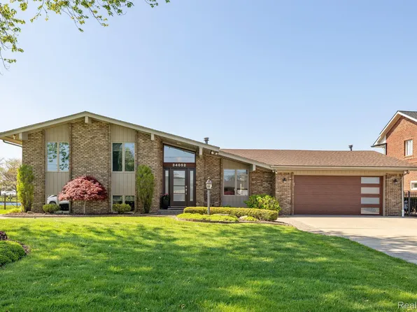 34052 Lotties Dr, Chesterfield, MI 48047