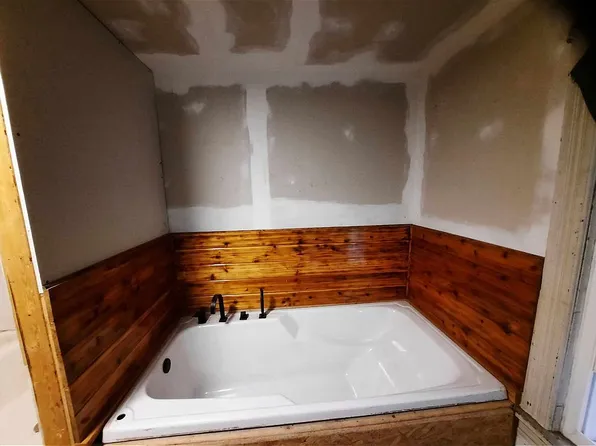 172 Pottsville St, Herndon, PA 17830