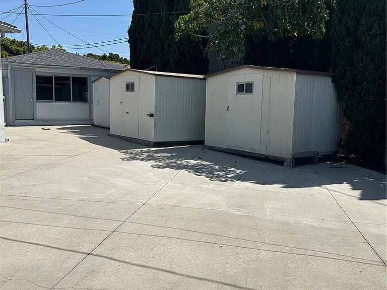 12312 Navy St — Photo 17